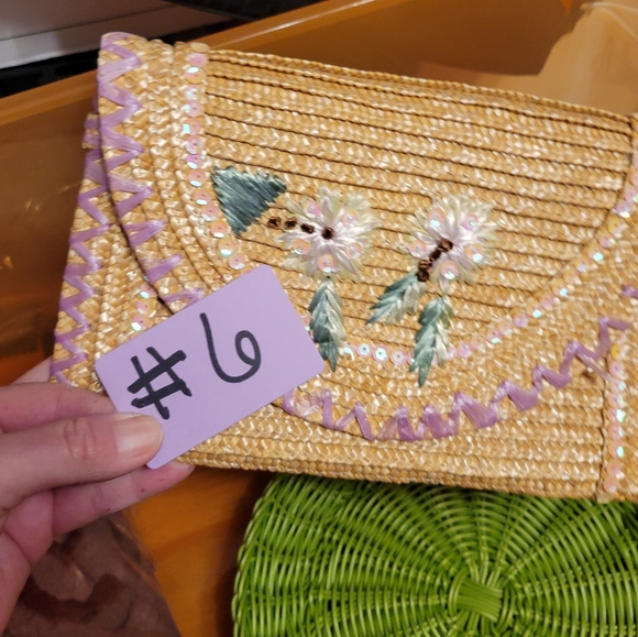 Nwot vintage Handcrafted Straw Clutch with Floral Embroidery and sequins - Picture 12 of 12